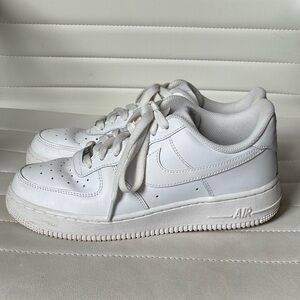 EUC AF1s Nike Air Force Ones Women’s Size 8 White
